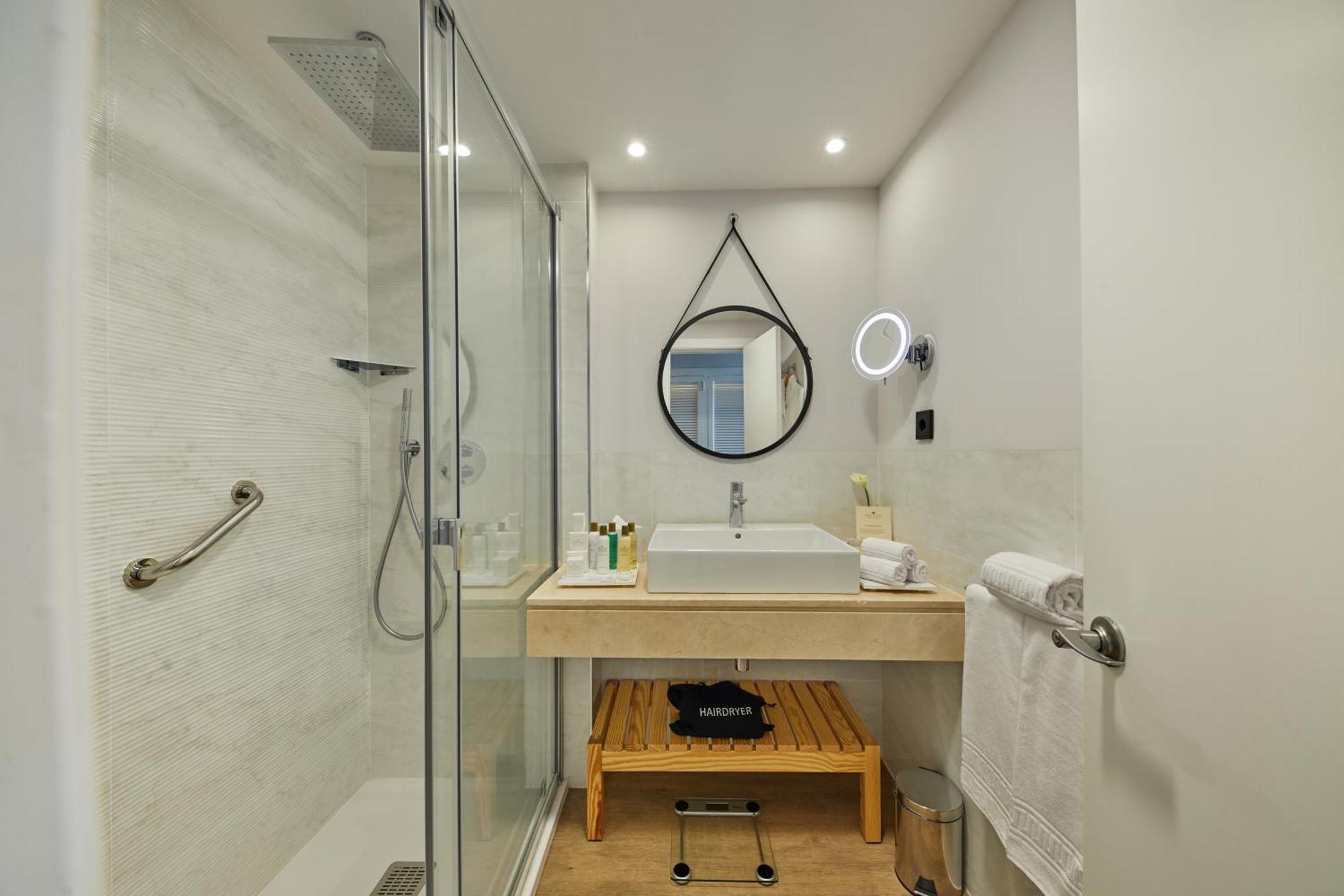 Double Room,1272596539:JPEG